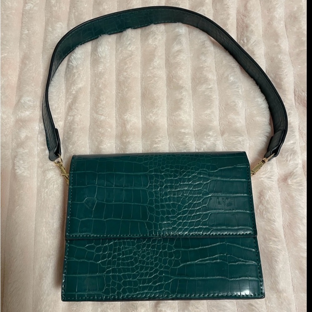 ONLY Green Crocodile-Embossed Shoulder Bag